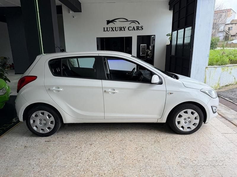 Usata Hyundai i20 Turbo 75 CV (55 kW) 2012 Bianco Utilitaria