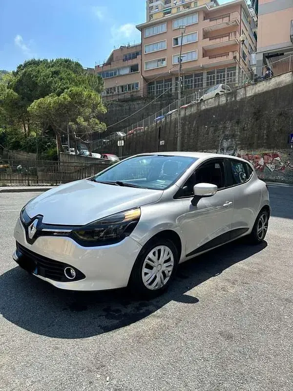Usata Renault Clio IV Collection 75 CV (55 kW) 2017 Berlina