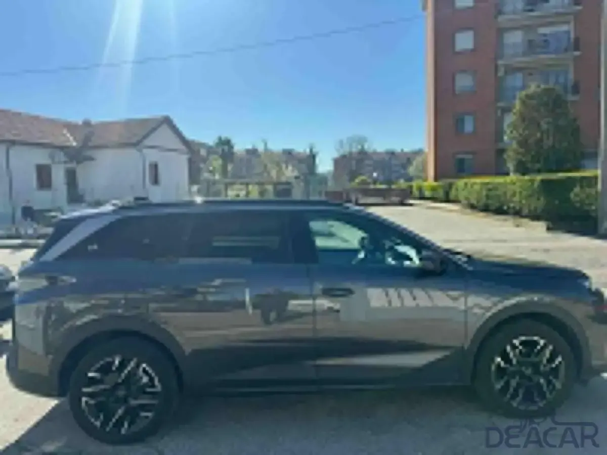 Usata Peugeot 5008 Allure 145 CV (106 kW) 2025 Grigio SUV