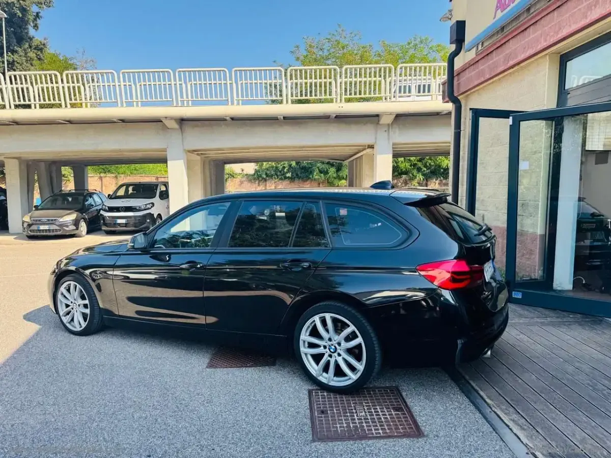 Usata BMW 318 Advantage 150 CV (110 kW) 2017 Nero Station wagon