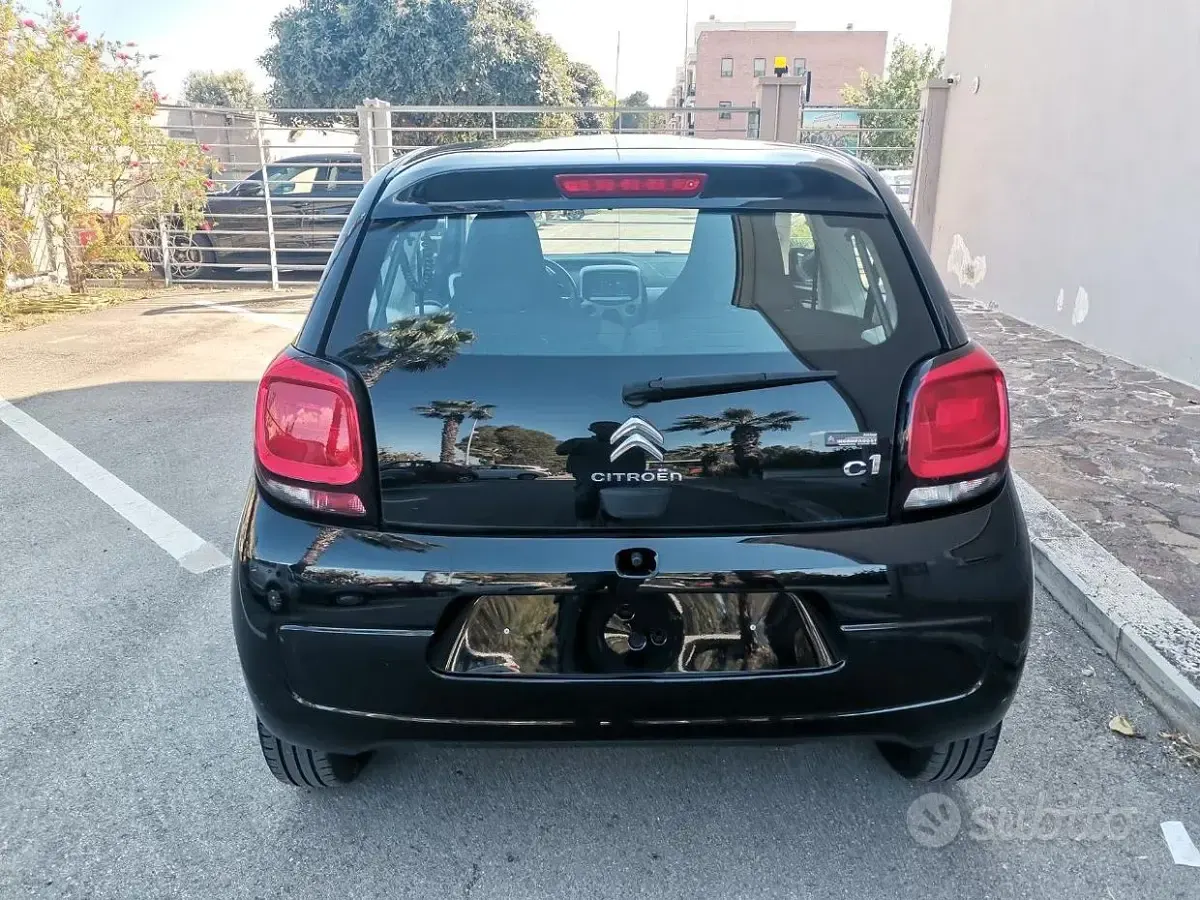 Second-hand Citroën C1 Shine 69 CP (50 kW) 2015 Negru Hatchback