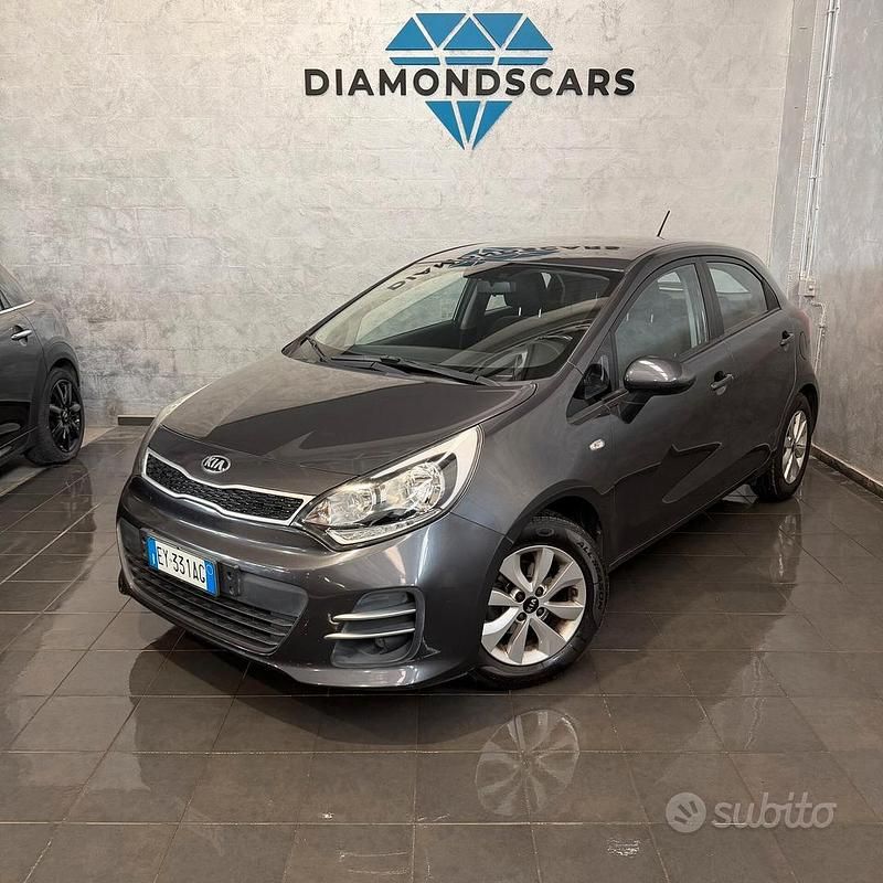 Usata Kia Rio 75 CV (55 kW) 2015 Grigio Berlina