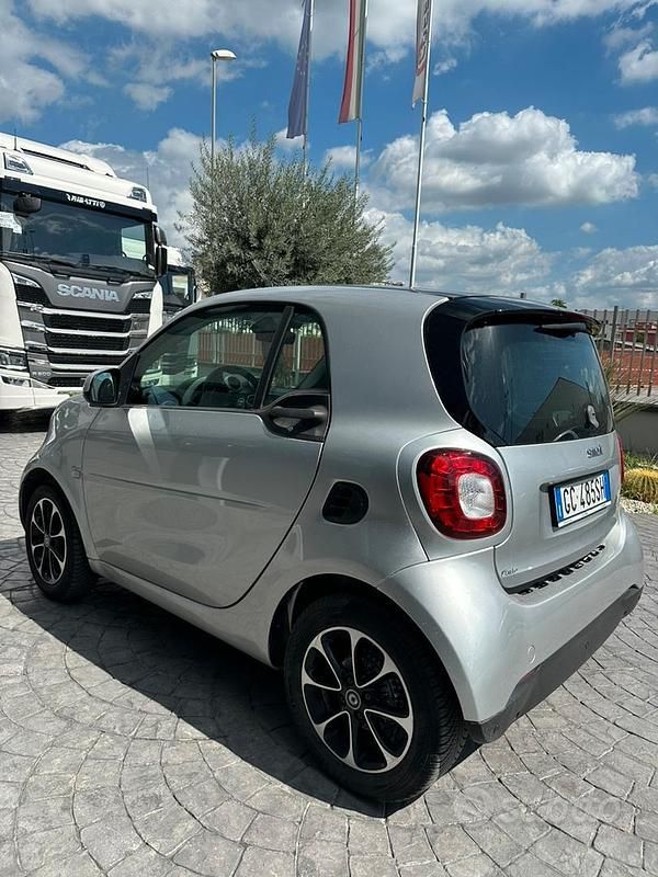 Usata 2020 Smart ForTwo Coupé Due volumi | 16.500 € (Buon prezzo) - Immagine 1/4