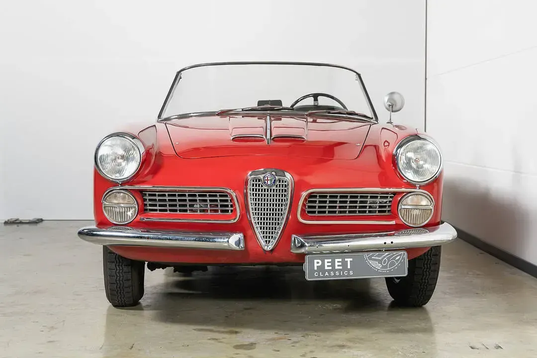 Usata Alfa Romeo 2000 115 CV (84 kW) 1961 Rosso Cabrio