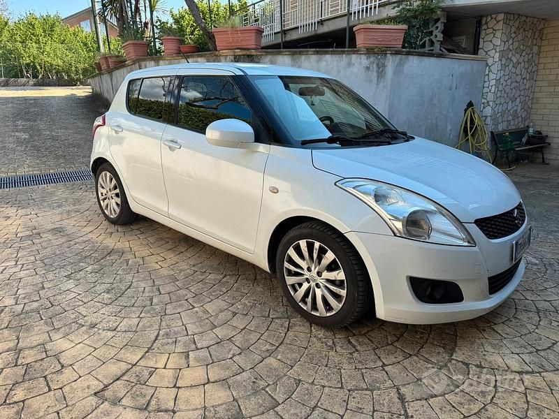 Usata Suzuki Swift 94 CV (69 kW) 2012 Bianco Utilitaria