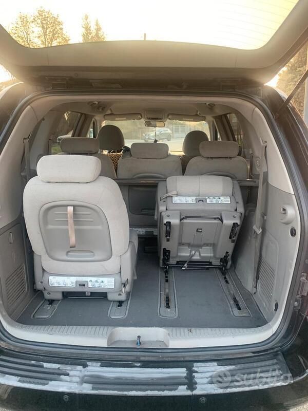 Usata Kia Carnival 185 CV (136 kW) 2008 Nero Monovolume