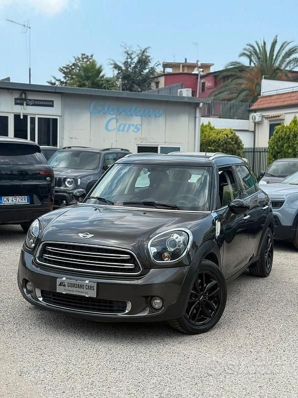 Usata Mini Cooper D Countryman Business 111 CV (81 kW) 2014 Marrone SUV