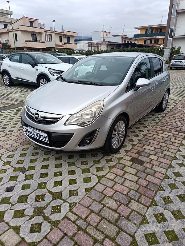 Occasion Opel Corsa Club 86 ch (63 kW) 2012 Gris Citadine