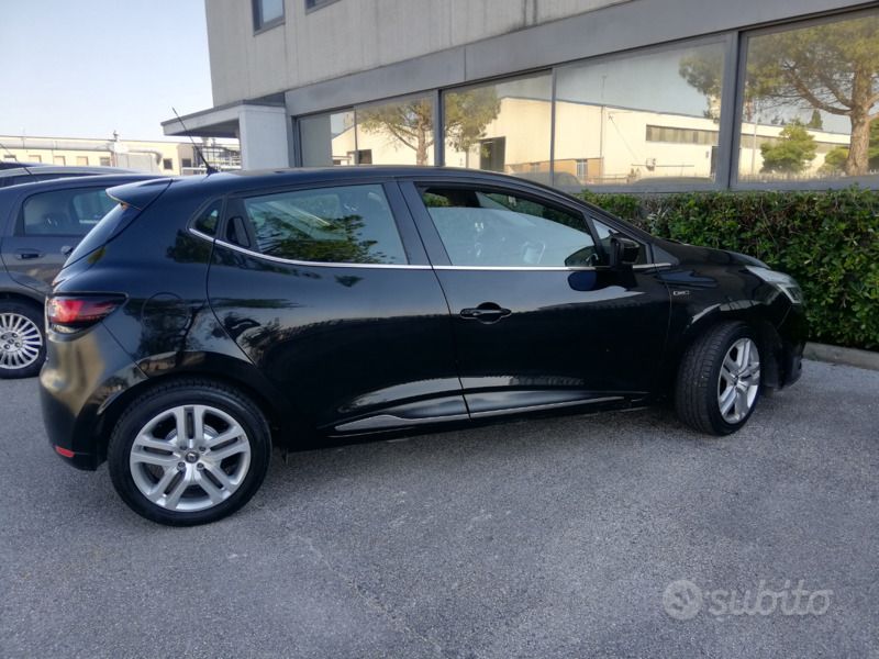 Usata Renault Clio IV 75 CV (55 kW) 2018 Nero Utilitaria