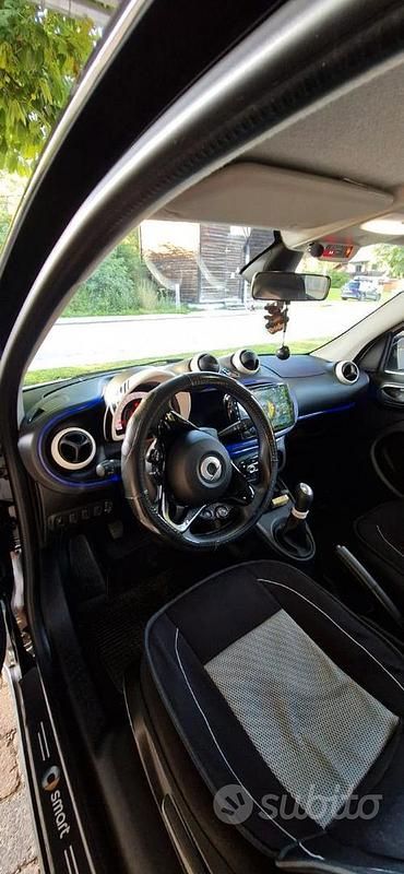 Usata Smart ForFour 71 CV (52 kW) 2019 Bianco Utilitaria