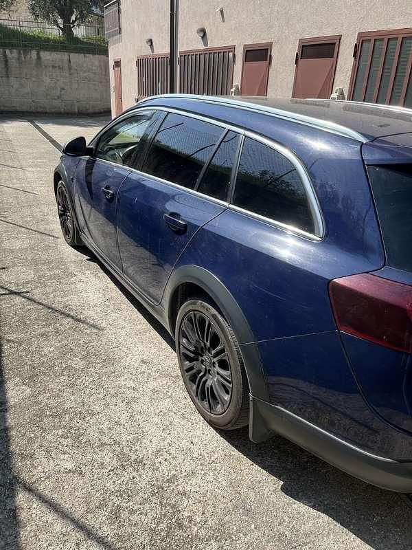 Usata Opel Insignia Cosmo 194 CV (142 kW) 2015 Blu Station wagon