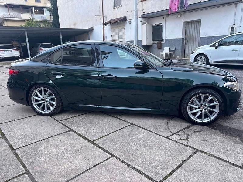 Usata Alfa Romeo Giulia 160 CV (117 kW) 2021 Verde Berlina