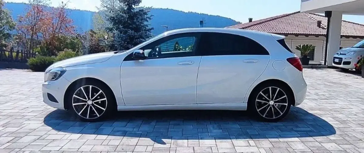 Usata Mercedes A180 109 CV (80 kW) 2015 Utilitaria