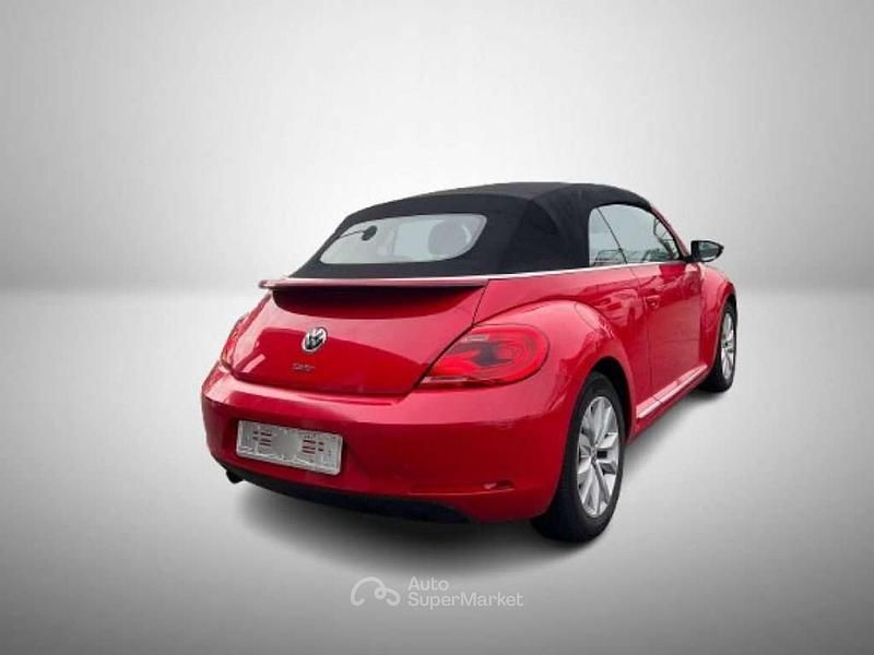 Usata VW Beetle Cabriolet Design 105 CV (77 kW) 2014 Rosso metallizzato Cabrio