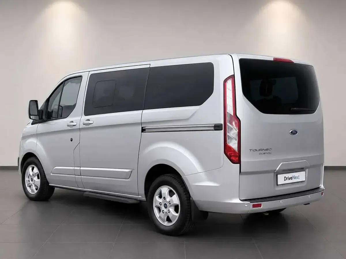 Usata Ford Tourneo Custom 131 CV (96 kW) 2017 Argento Furgone