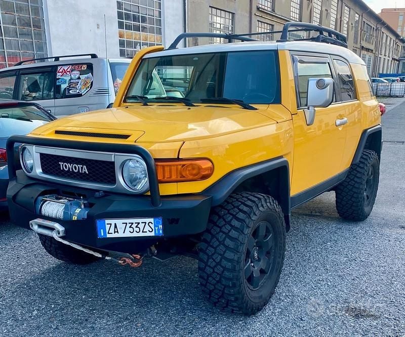 Usata Toyota Land Cruiser 245 CV (180 kW) 2007 Giallo SUV