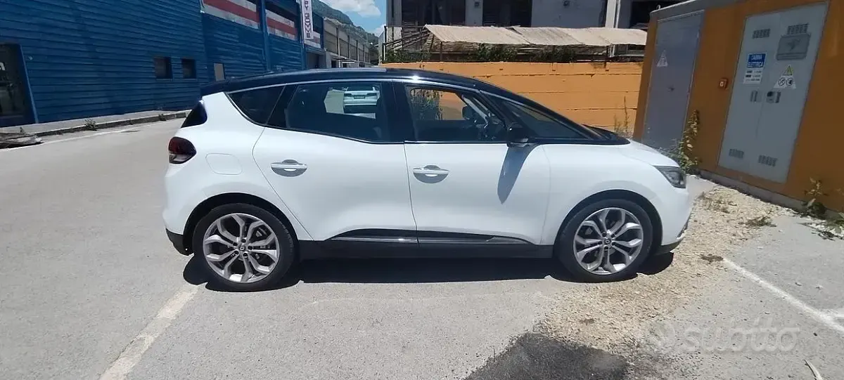Usata Renault Scénic 110 CV (80 kW) 2017 Bianco Monovolume