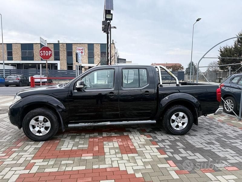 Usata Nissan Navara 190 CV (139 kW) 2014 Nero Pick-up