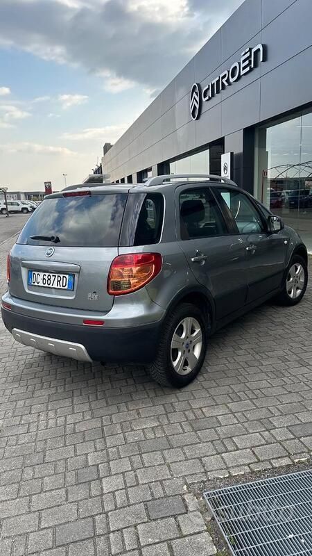 Grigio Usata 2006 Fiat Sedici SUV | 3500 € (Buon prezzo) - Immagine 1/4