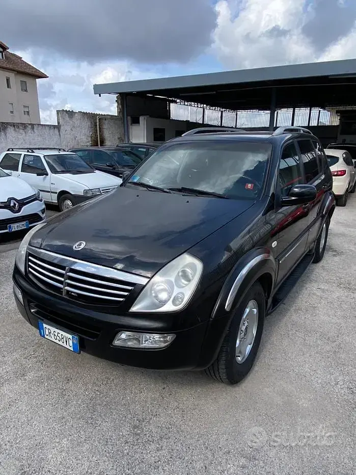 Usata SsangYong Rexton 165 CV (121 kW) 2006 Nero SUV
