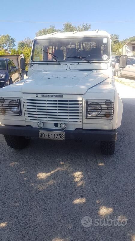 Bianco Usata 1985 Land Rover Defender SUV | 11.999 € - Immagine 1/4