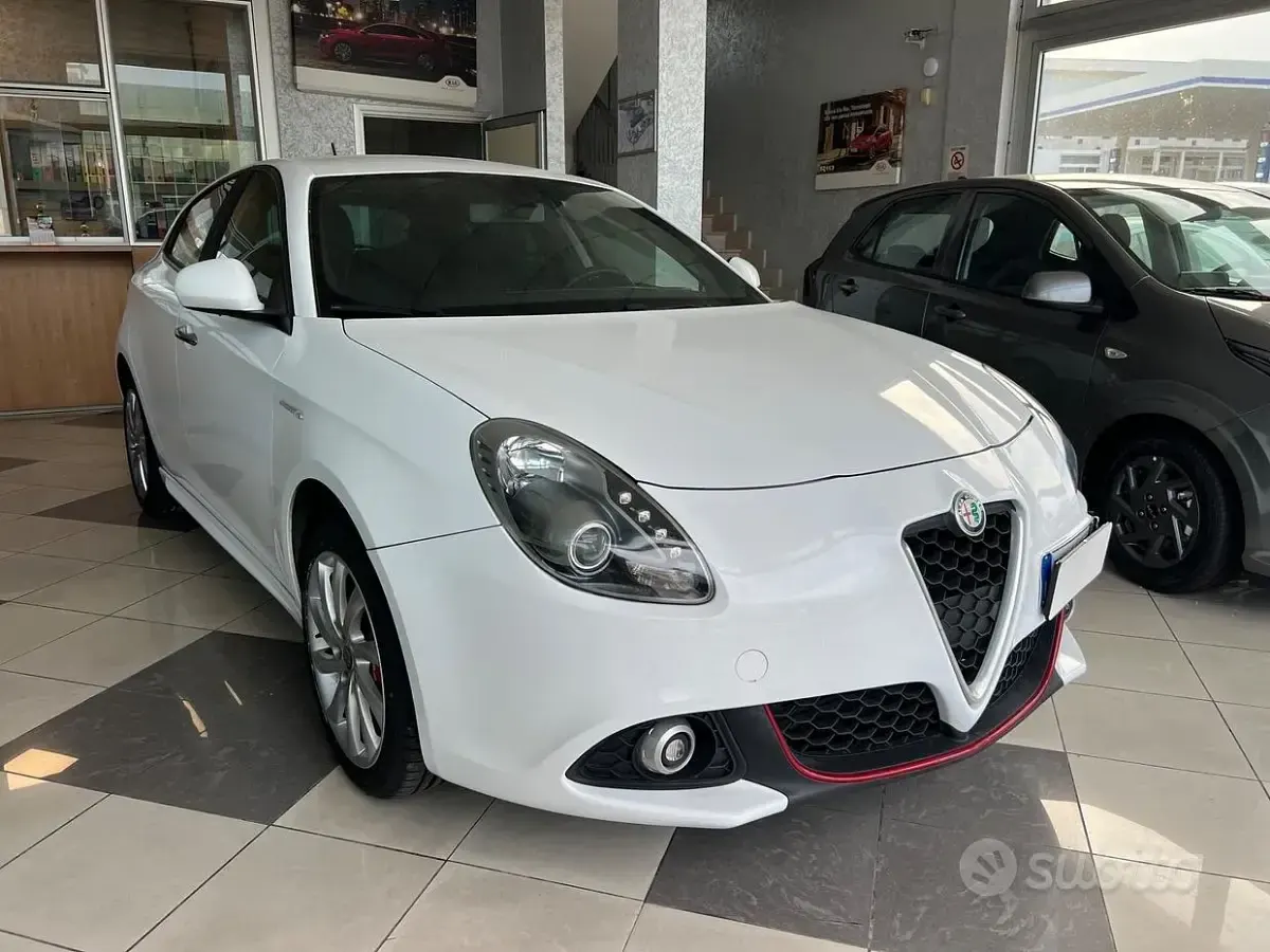 Usata Alfa Romeo Giulietta 120 CV (88 kW) 2018 Bianco Utilitaria