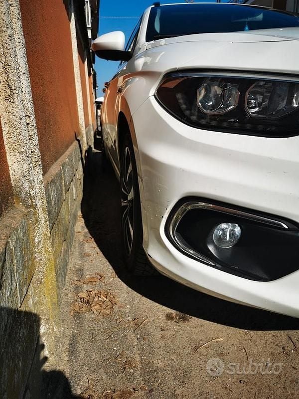 Usata Fiat Tipo 120 CV (88 kW) 2017 Bianco Berlina