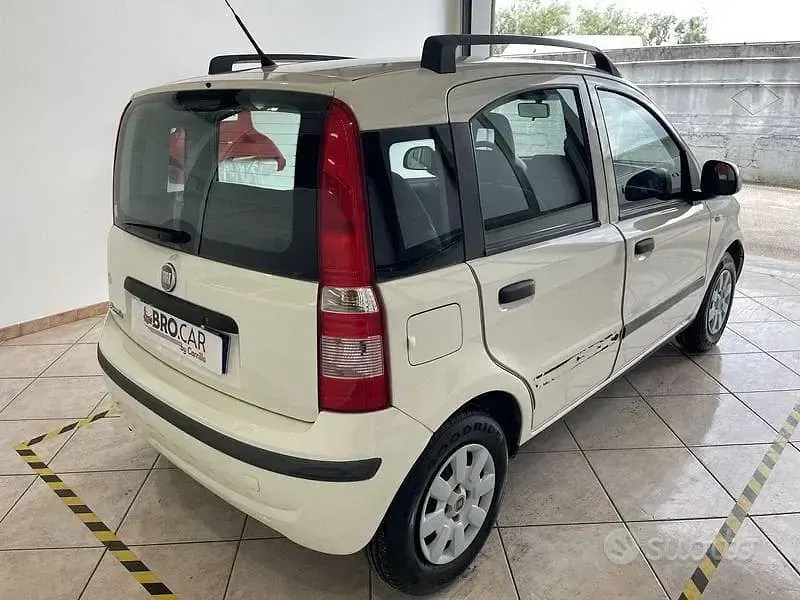 Usata Fiat Panda Active 69 CV (50 kW) 2011 Bianco Utilitaria