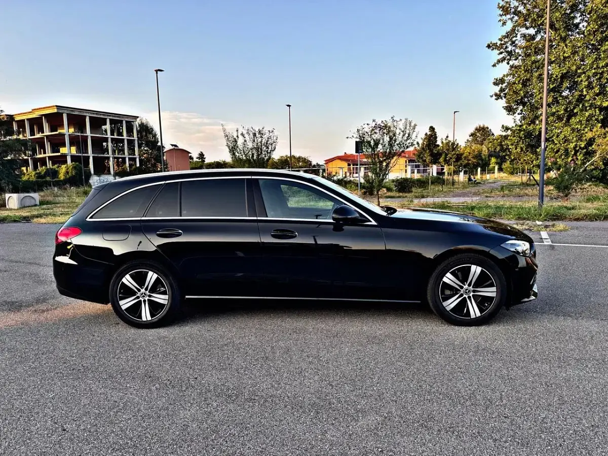 Usata Mercedes C200 Business 163 CV (119 kW) 2023 Nero Station wagon