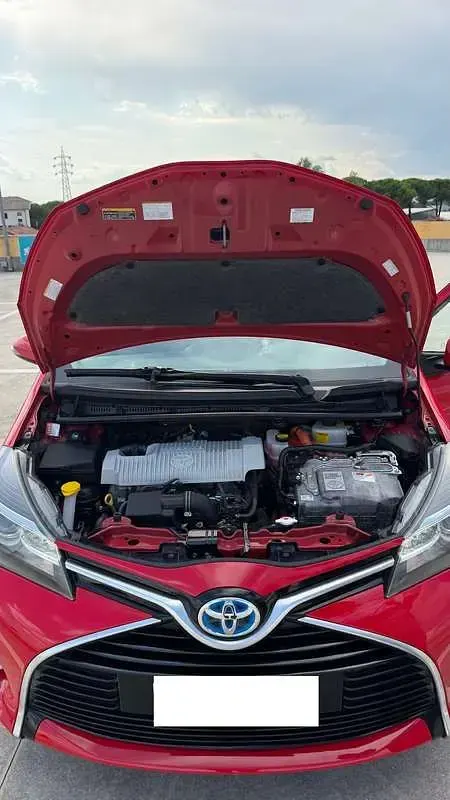 Usata Toyota Yaris Hybrid Active 73 CV (53 kW) 2015 Berlina