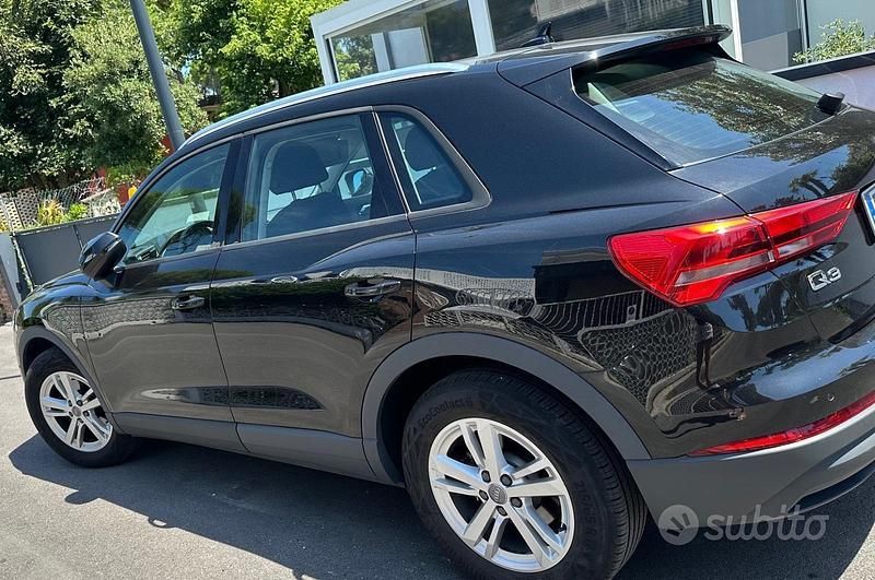 Nero Usata 2019 Audi Q3 Business SUV | 29.000 € (Molto cara) - Immagine 1/4