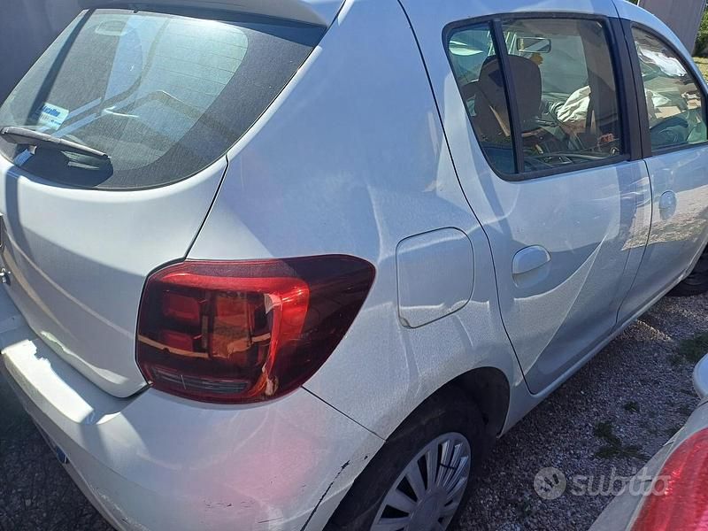 Usata Dacia Sandero 75 CV (55 kW) 2018 Bianco Utilitaria