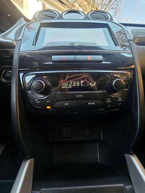 Usata Suzuki Vitara 120 CV (88 kW) 2016 Bianco santorini SUV