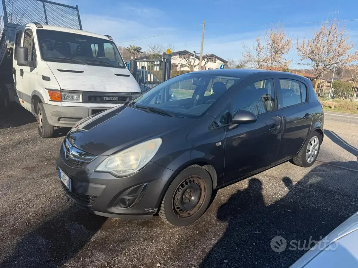 Usata Opel Corsa 95 CV (69 kW) 2011 Bluazzurro Utilitaria