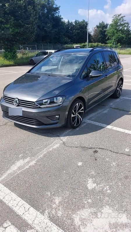 Usata VW Golf Sportsvan Comfortline 125 CV (91 kW) 2017 Monovolume