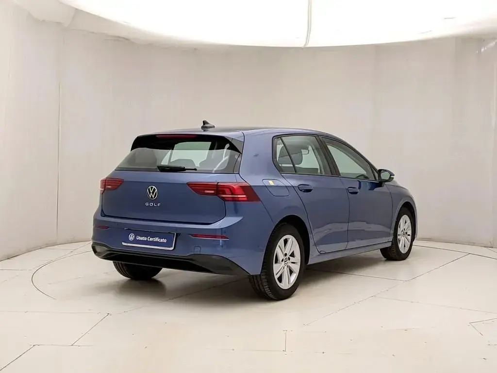 Usata VW Golf VIII Life 116 CV (85 kW) 2025 Giallo