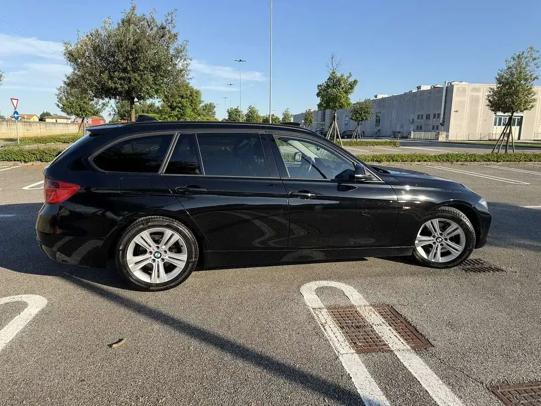 Usata BMW 318 Sport Line 143 CV (105 kW) 2013 Station wagon