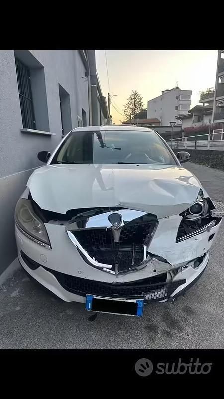 Usata Lancia Delta 120 CV (88 kW) 2011 Bianco Utilitaria