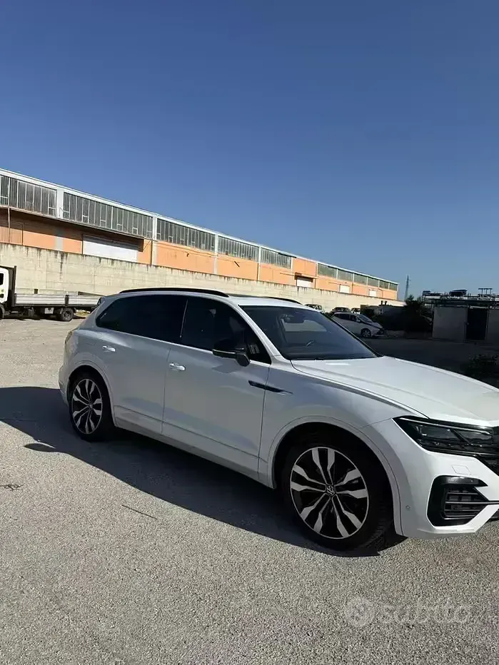 Usata VW Touareg 286 CV (210 kW) 2024 Bianco SUV