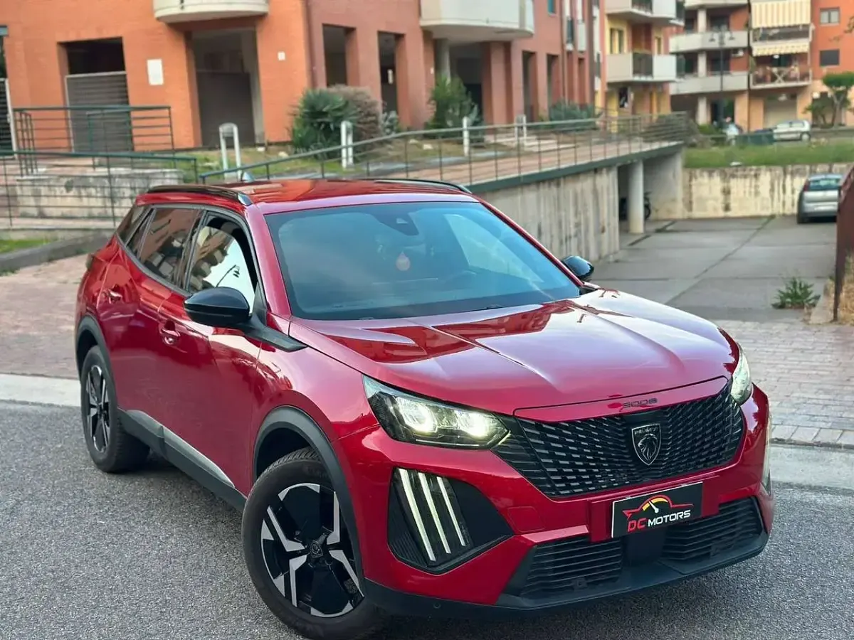 Usata Peugeot 2008 Allure 101 CV (74 kW) 2023 Rosso SUV