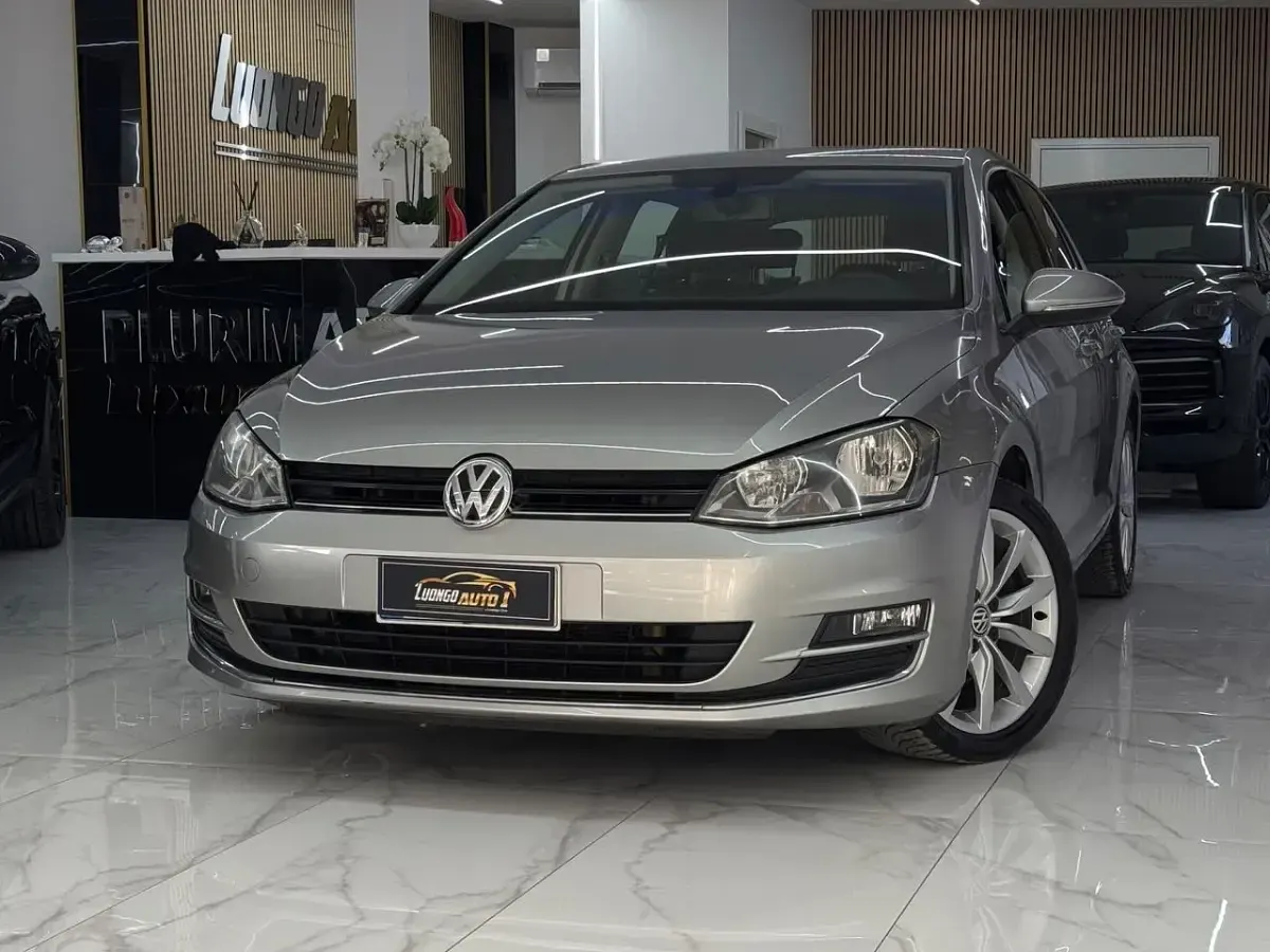 Usata VW Golf VII Highline 105 CV (77 kW) 2014 Oro Berlina