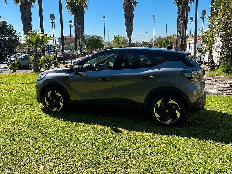 Usata Renault Captur Techno 91 CV (66 kW) 2025 Grigio SUV