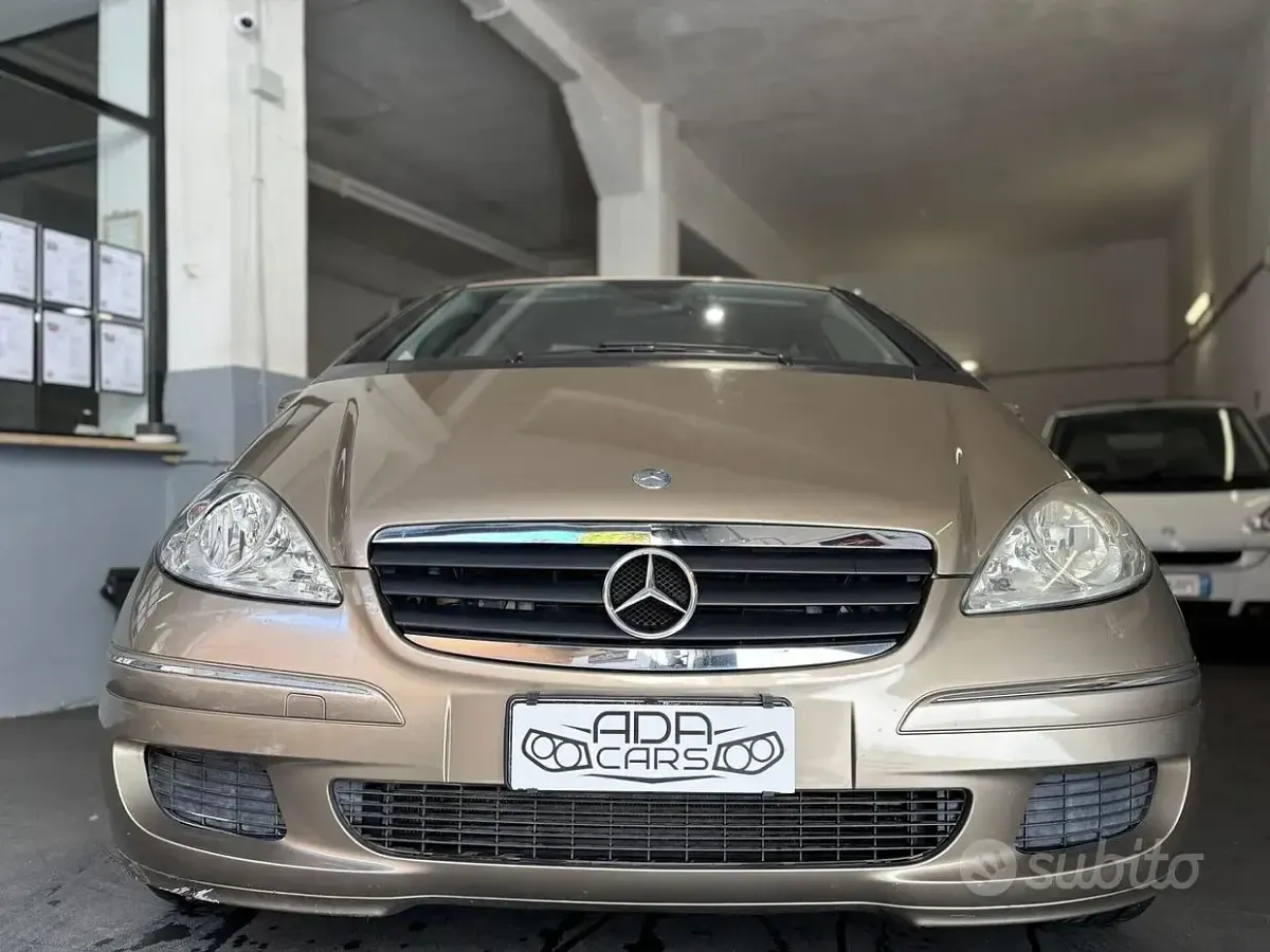 Usata Mercedes A180 109 CV (80 kW) 2005 Marrone Berlina