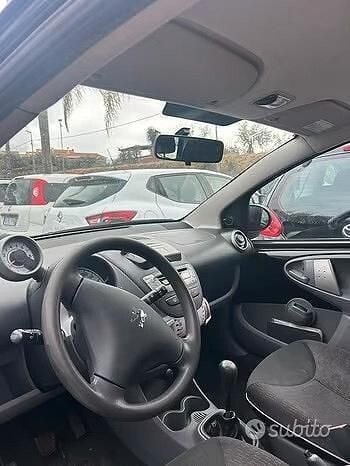 Usata Peugeot 107 68 CV (50 kW) 2010 Nero Utilitaria