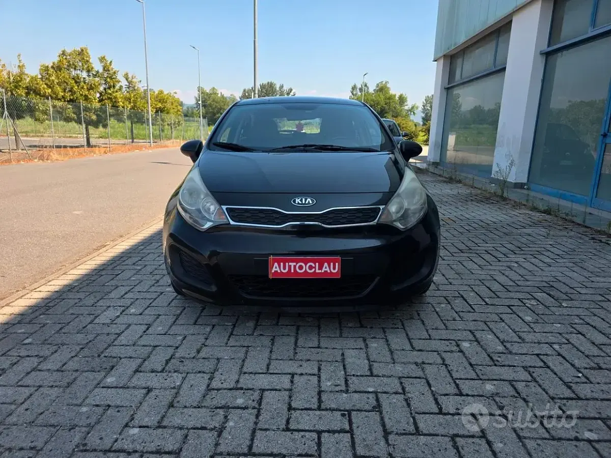 Usata Kia Rio Active 90 CV (66 kW) 2013 Nero Berlina
