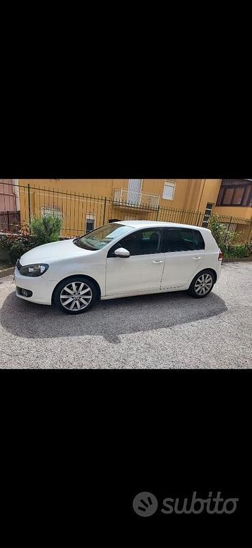 Usata VW Golf VI 140 CV (102 kW) 2010 Bianco Utilitaria