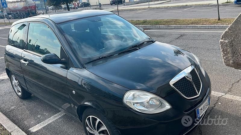 Usata Lancia Ypsilon 75 CV (55 kW) 2008 Nero Utilitaria