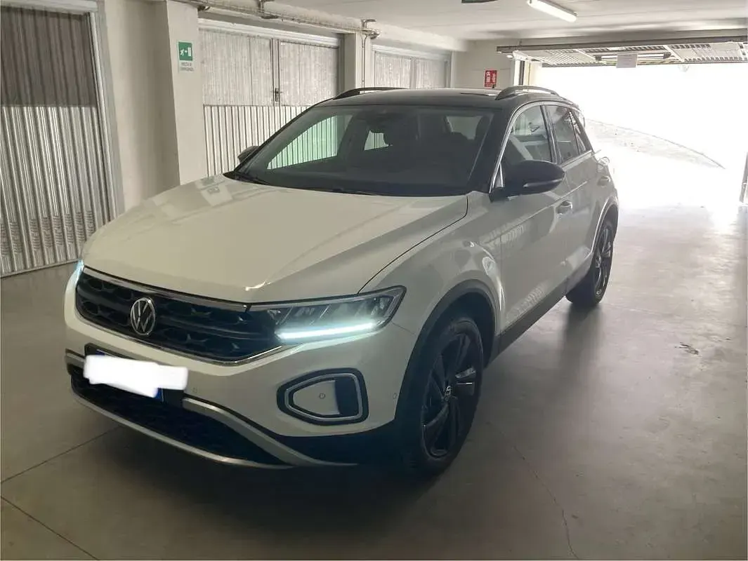Usata VW T-Roc Sportline 116 CV (85 kW) 2025 Bianco SUV
