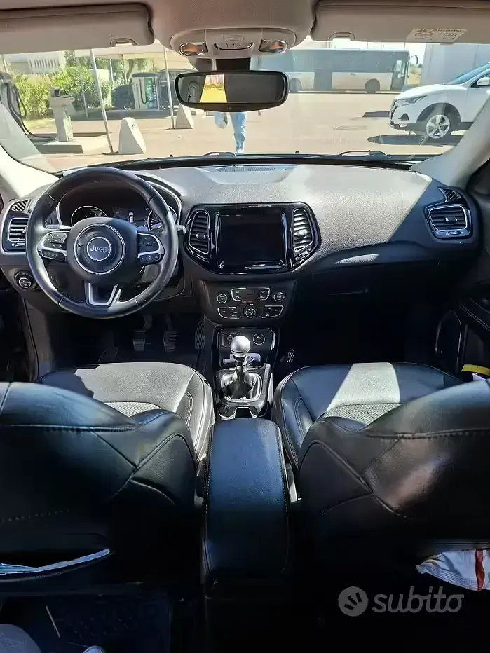 Usata Jeep Compass 120 CV (88 kW) 2018 Grigio SUV