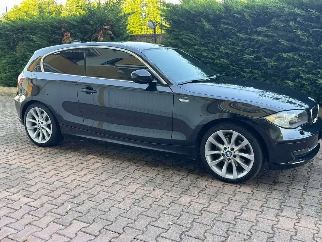Usata BMW 120 177 CV (130 kW) 2009 Nero Utilitaria